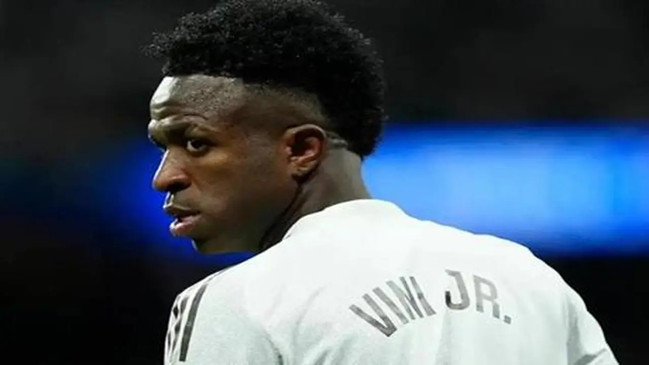 غضب يتصاعد في ريال مدريد: جماهير تطالب برحيل فينيسيوس